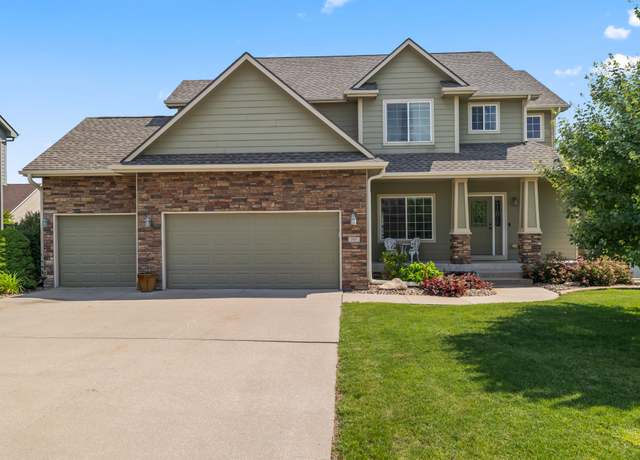 Property at 707 NE 46th Ct, Ankeny, IA 50021, 5 beds, 2.5 baths