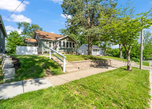 Property at 1516 57th Pl, Des Moines, IA 50311, 3 beds, 1 bath