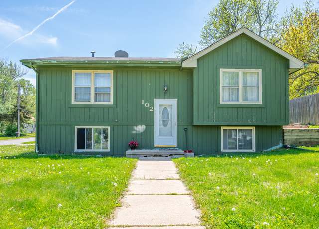 Property at 102 Wall Ave, Des Moines, IA 50315, 3 beds, 2 baths
