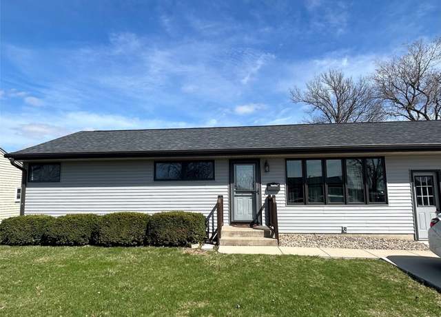 Property at 1528 Prince St, Grinnell, IA 50112, 4 beds, 3 baths