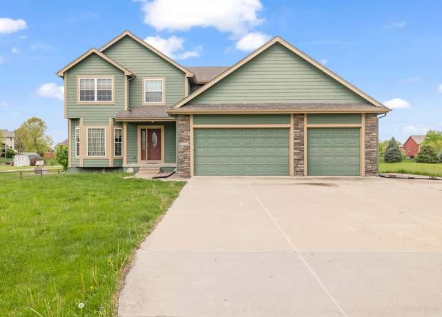 Property at 8864 NW Beaver Dr, Johnston, IA 50131, 5 beds, 4.5 baths