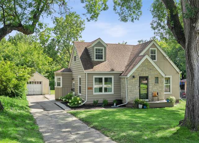 Property at 6350 Center St, Des Moines, IA 50312, 3 beds, 1.5 baths