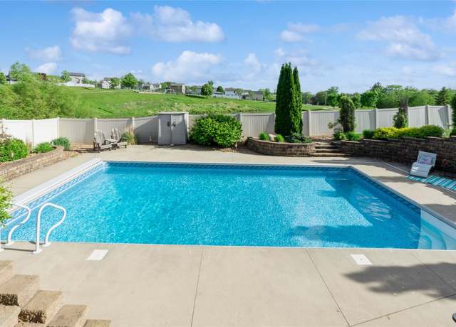 Property at 1835 SE Hillside Dr, Ankeny, IA 50021, 5 beds, 4.5 baths