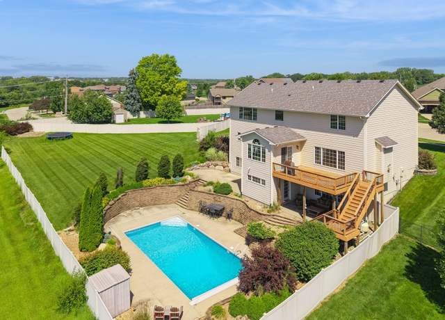 Property at 1835 SE Hillside Dr, Ankeny, IA 50021, 5 beds, 4.5 baths