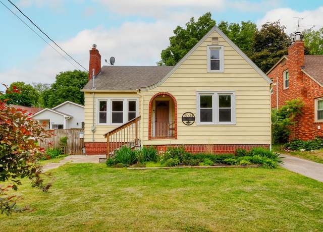 Property at 2004 40th St, Des Moines, IA 50310, 3 beds, 1 bath