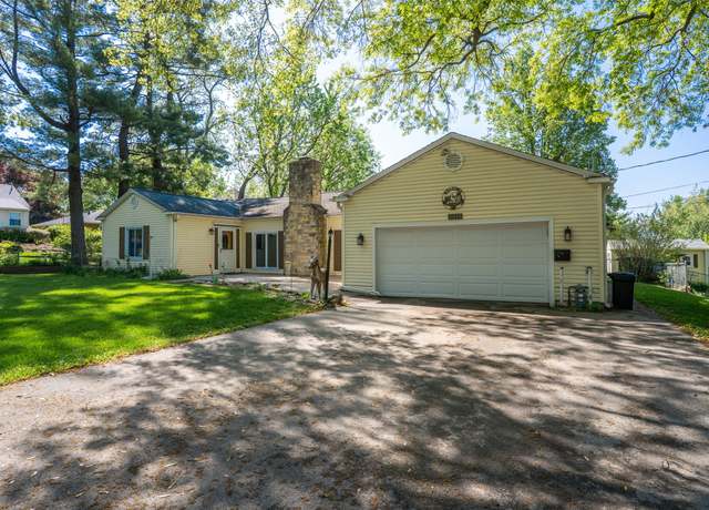 Property at 2819 Wisconsin Ave, Des Moines, IA 50317, 2 beds, 1.5 baths
