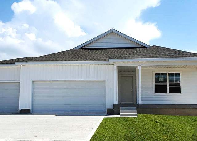 Property at 2519 E 47th St, Des Moines, IA 50317, 3 beds, 2 baths