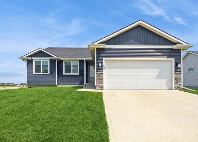 Property at 602 NE 57th St, Ankeny, IA 50021, 3 beds, 2 baths