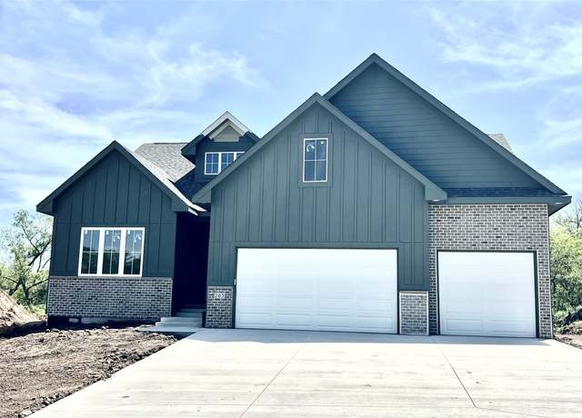 Property at 203 Hudson Ave, Van Meter, IA 50261, 5 beds, 3 baths