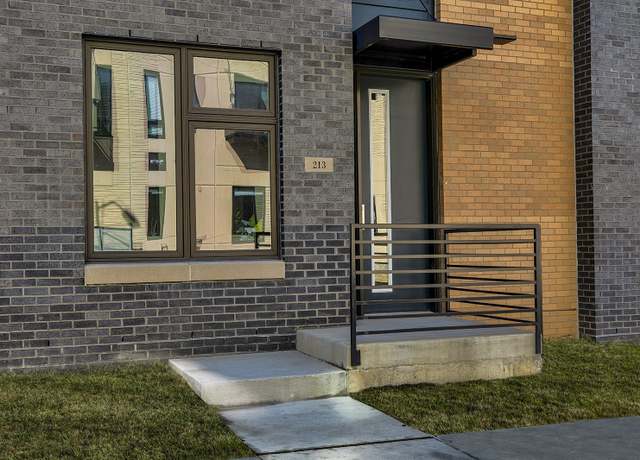 Property at 213 Maple St, Des Moines, IA 50309, 3 beds, 2.5 baths