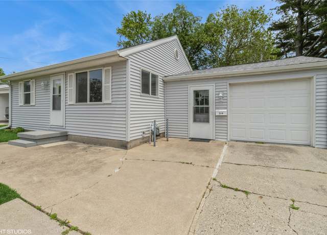 Property at 314 E 19th St S, Newton, IA 50208, 2 beds, 2 baths