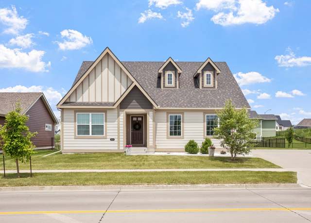 Property at 414 SW Prairie Trail Pkwy, Ankeny, IA 50023, 4 beds, 3 baths