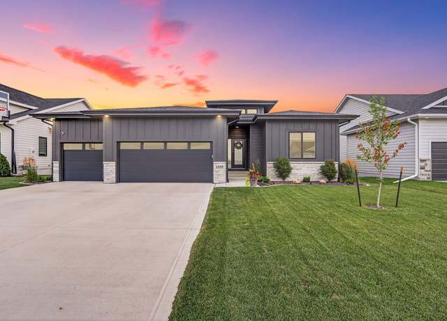 Property at 4655 180th St, Waukee, IA 50263, 4 beds, 3 baths