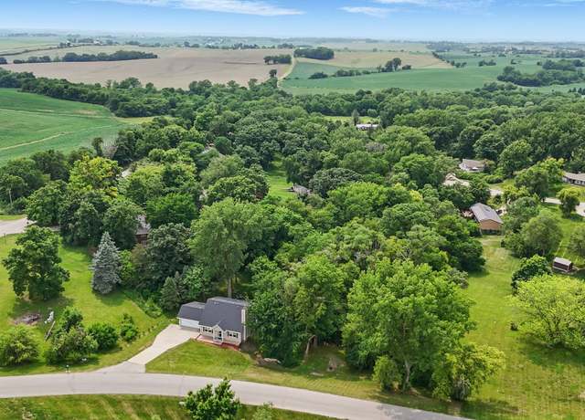 Property at 3185 Harbor Ave, Newton, IA 50208, 3 beds, 2.5 baths