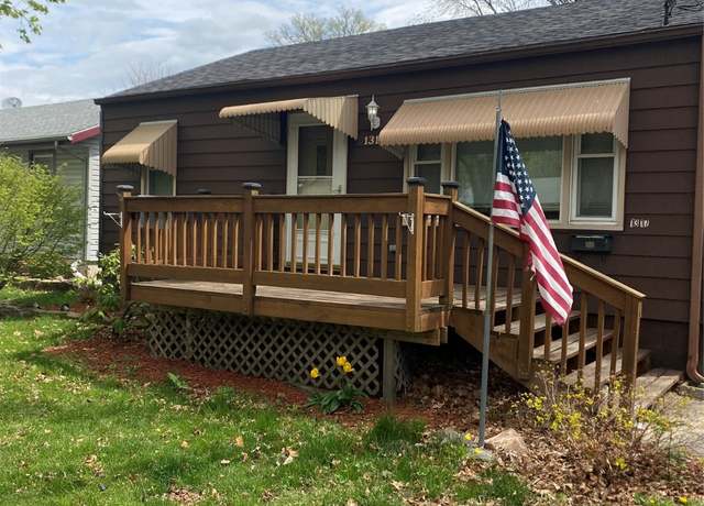 Property at 1317 E 28th St, Des Moines, IA 50317, 2 beds, 2 baths