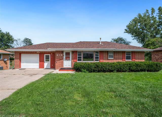 Property at 610 S N St, Indianola, IA 50125, 4 beds, 2 baths