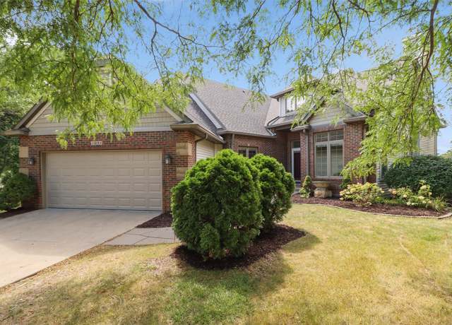 Property at 1051 Glen Oaks Dr, West Des Moines, IA 50266, 2 beds, 3 baths