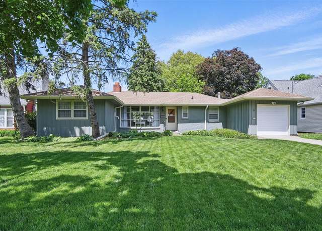 Property at 1403 Linden Ln, Des Moines, IA 50315, 3 beds, 1.5 baths