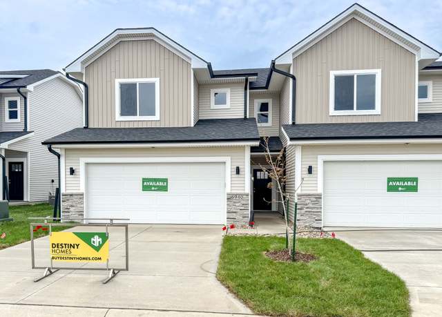Property at 6940 Poppy Ct, Johnston, IA 50131, 3 beds, 2.5 baths