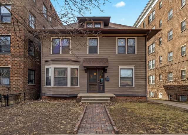 Property at 726 18th St, Des Moines, IA 50314, 4 beds, 2.5 baths