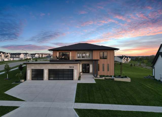 Property at 5804 NE Terrace Ridge Dr, Ankeny, IA 50021, 5 beds, 4.5 baths