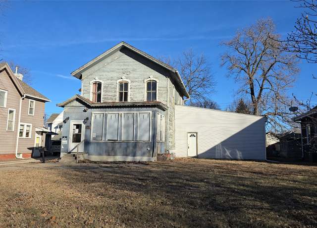 Property at 603 1st Ave E, Oskaloosa, IA 52577, 3 beds, 1 bath