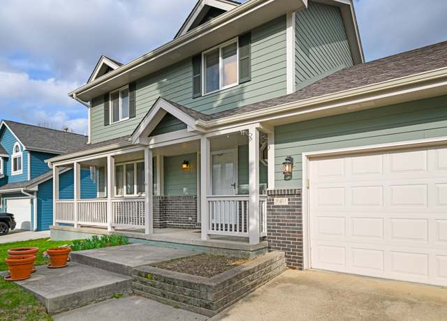 Property at 361 Edgewood Ln, Pleasant Hill, IA 50327, 3 beds, 2.5 baths