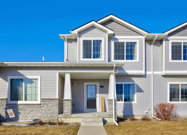 Property at 1222 SE Williams Ct, Waukee, IA 50263, 3 beds, 3.5 baths