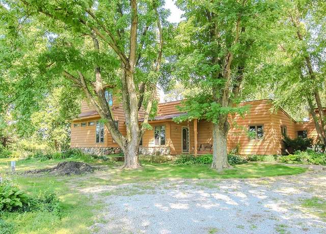 Property at 674 V Ave, Boone, IA 50036, 3 beds, 2 baths