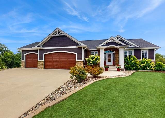 Property at 1813 Maple Ct, Winterset, IA 50273, 3 beds, 3 baths