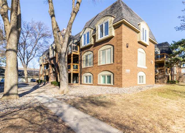 Property at 1420 20th St #20, West Des Moines, IA 50265, 2 beds, 2 baths
