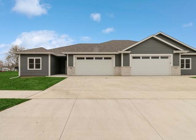 Property at 2367 N 10th Ave E, Newton, IA 50208, 2 beds, 2 baths