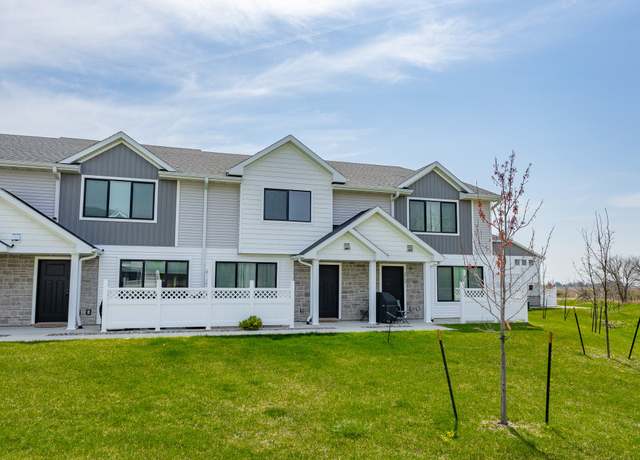 Property at 2757 SE Osier Ave, West Des Moines, IA 50265, 2 beds, 2.5 baths