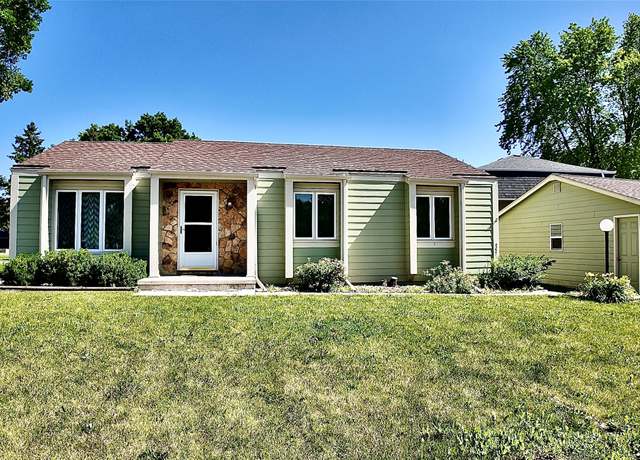 Property at 4221 90th St, Urbandale, IA 50322, 3 beds, 1.5 baths