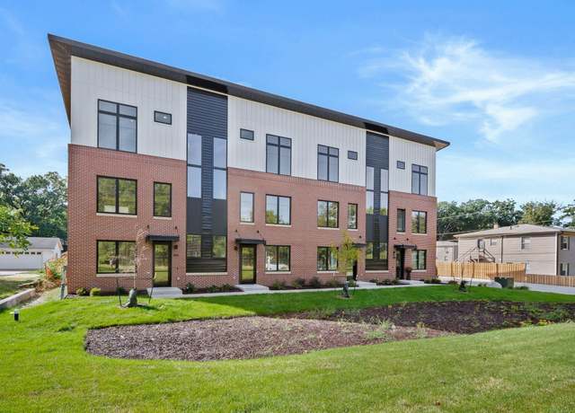 Property at 4836 Ingersoll Ave, Des Moines, IA 50312, 3 beds, 2.5 baths