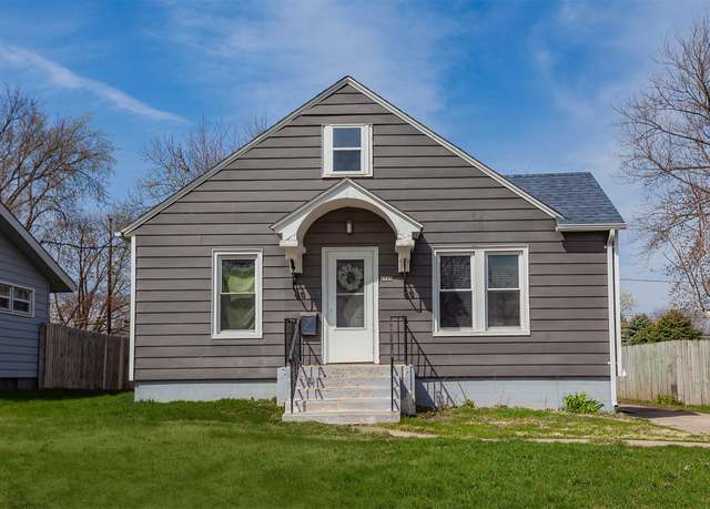 Property at 1715 W 2nd St, Perry, IA 50220, 2 beds, 2 baths