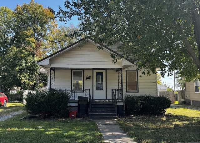 Property at 122 N James St, Ottumwa, IA 52501, 2 beds, 1 bath
