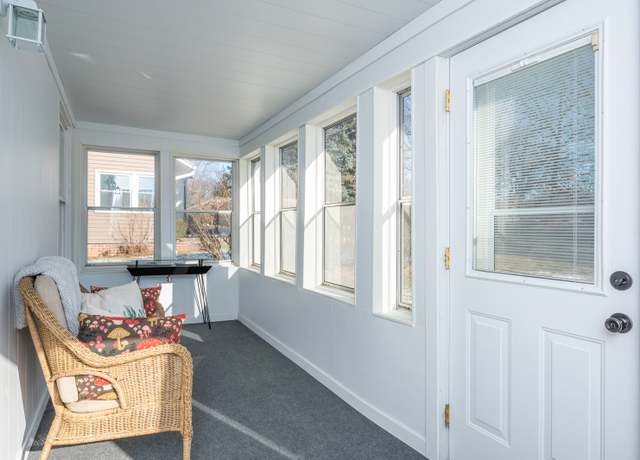 Property at 724 24th St, Des Moines, IA 50312, 2 beds, 1.5 baths