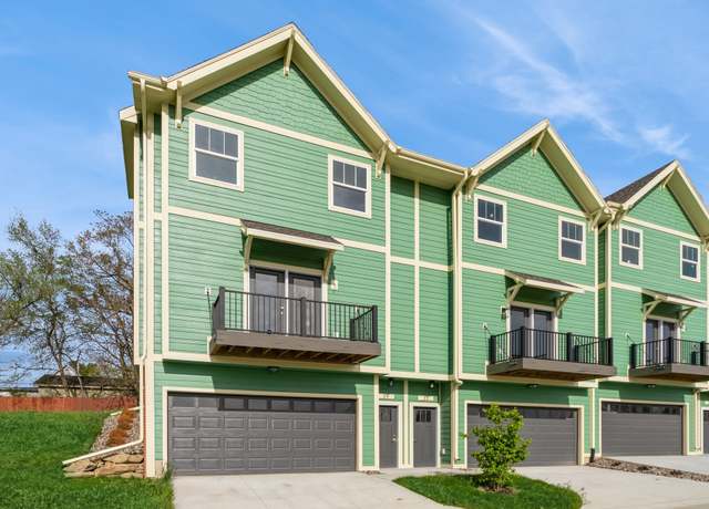 Property at 335 Forest Ave #24, Des Moines, IA 50314, 2 beds, 2.5 baths
