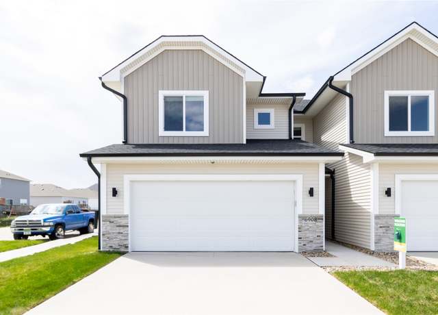 Property at 6908 Poppy Ct, Johnston, IA 50131, 3 beds, 2.5 baths