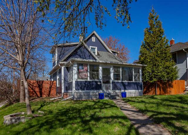 Property at 1502 29th St, Des Moines, IA 50311, 2 beds, 2 baths