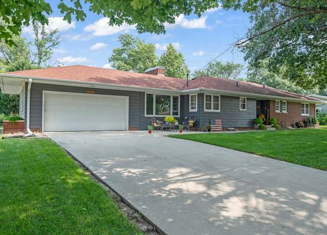 Property at 1104 S 14th Ave W, Newton, IA 50208, 3 beds, 3 baths