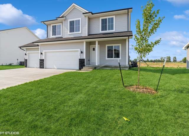 Property at 319 41st St SW, Altoona, IA 50009, 4 beds, 2.5 baths