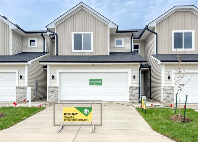 Property at 6912 Poppy Ct, Johnston, IA 50131, 3 beds, 2.5 baths