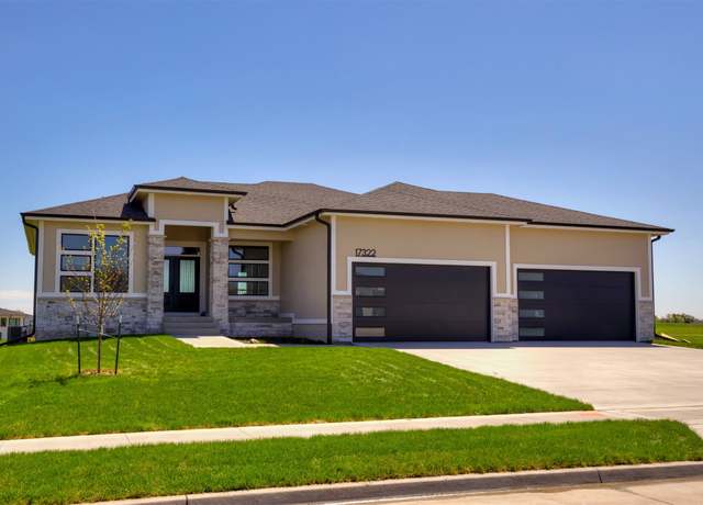 Property at 17322 North Valley Dr, Urbandale, IA 50323, 5 beds, 3 baths