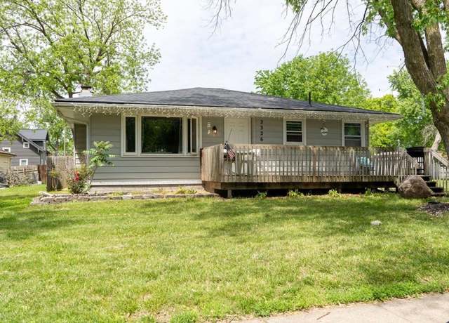 Property at 2326 E 39th Ct, Des Moines, IA 50317, 5 beds, 1.5 baths