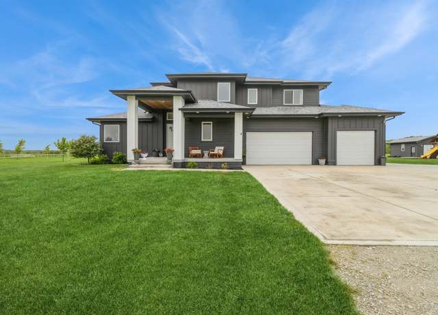 Property at 7124 43rd Ave, Norwalk, IA 50211, 4 beds, 3.5 baths