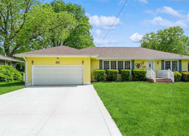 Property at 7218 El Rancho Ave, Windsor Heights, IA 50324, 3 beds, 2 baths