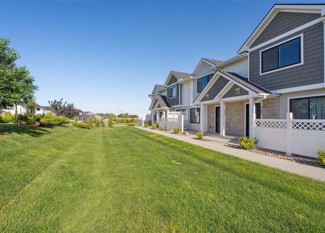 Property at 2642 SE Osier Ave, West Des Moines, IA 50265, 2 beds, 2.5 baths