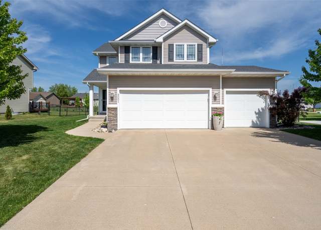 Property at 3001 SE Cobblestone Dr, Grimes, IA 50111, 3 beds, 3.5 baths